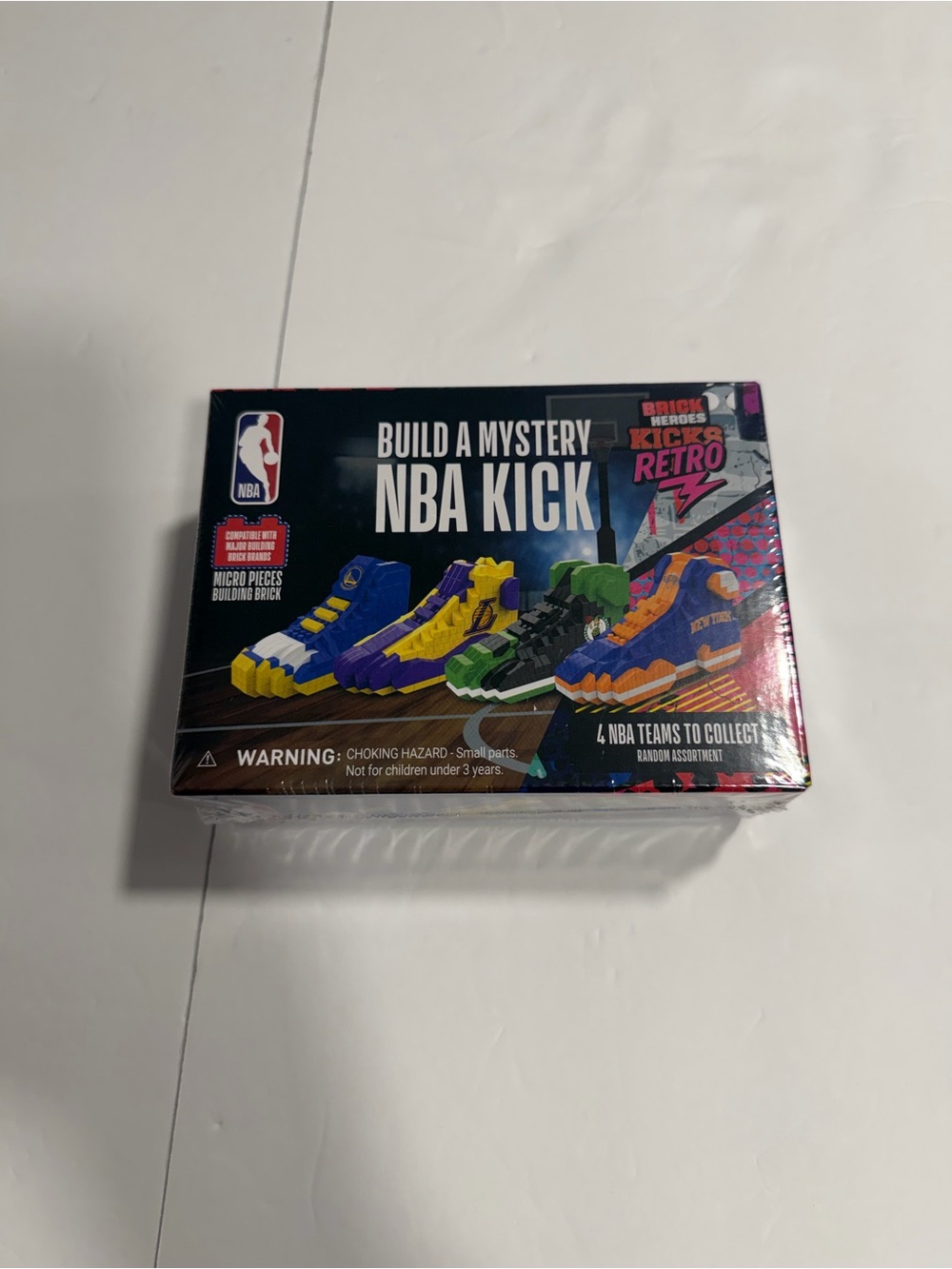 NBA Build a Mystery NBA Kick Retro Mini Shoe Brick Set - This set is a LA Lakers
